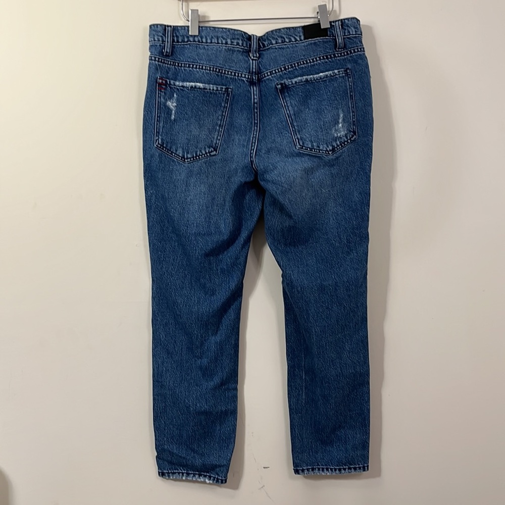BDG Urban Outfitters Slim Boyfriend Distressed Medium Wash Jeans Size 30 - Picture 4 of 7